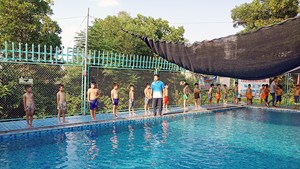 Trường liên cấp Hoa Sen ở Ninh Thuận với cách làm độc đáo để phổ cập môn bơi lội (05/6/2022)