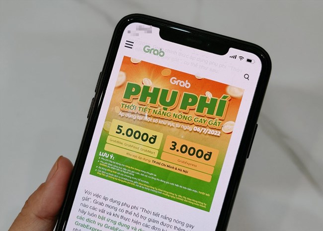 Từ 'phụ phí nắng nóng' của Grab - nỗi lo lạm phát phí và phụ phí trên thị trường dịch vụ gọi xe công nghệ (19/07/2022)