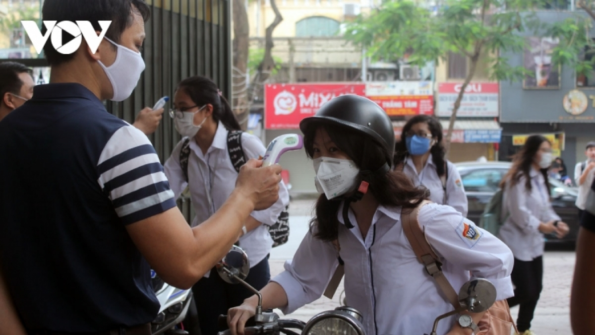 Tuyển sinh ĐH: Tại sao điểm thi càng cao, cộng điểm ưu tiên càng ít? (01/07/2022)