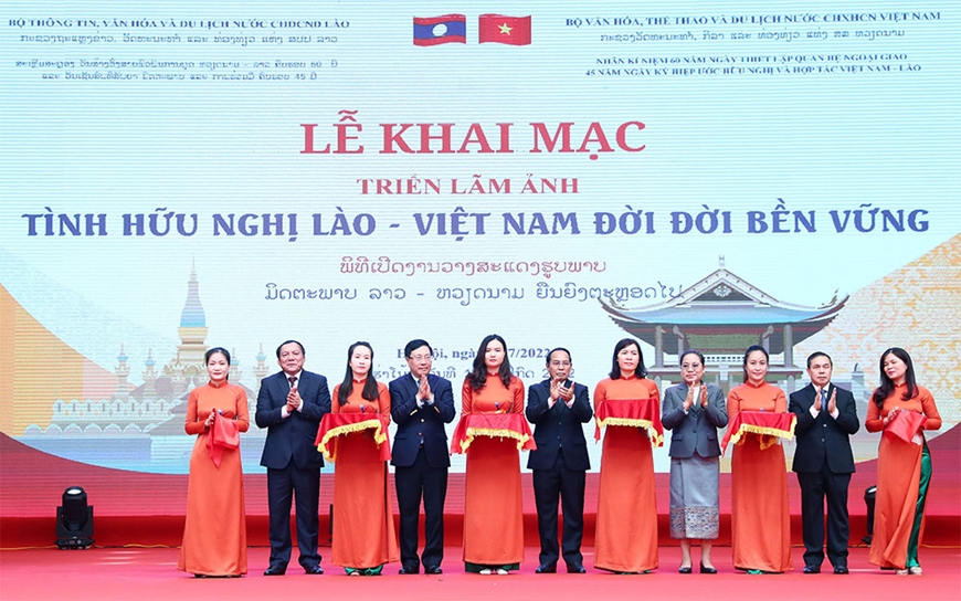THỜI SỰ 12H TRƯA 19/7/2022: Khai mạc Triển lãm chủ đề ''Tình hữu nghị Lào-Việt Nam đời đời bền vững''.