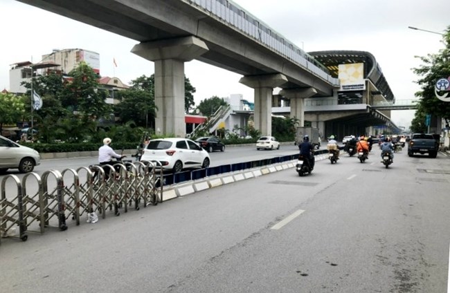 Lắp dải phân cách phân luồng giao thông đường Nguyễn Trãi - đã là giải pháp căn cơ? (7/8/2022)