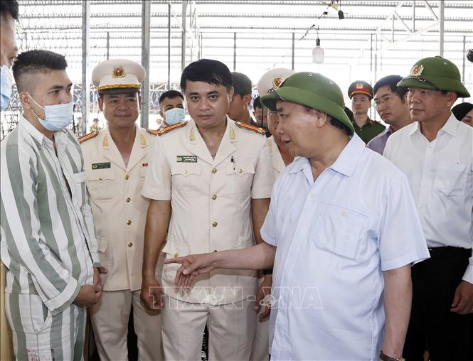 THỜI SỰ 12H TRƯA 03/08/2022: Chủ tịch nước Nguyễn Xuân Phúc kiểm tra công tác đặc xá tại tỉnh Đồng Nai