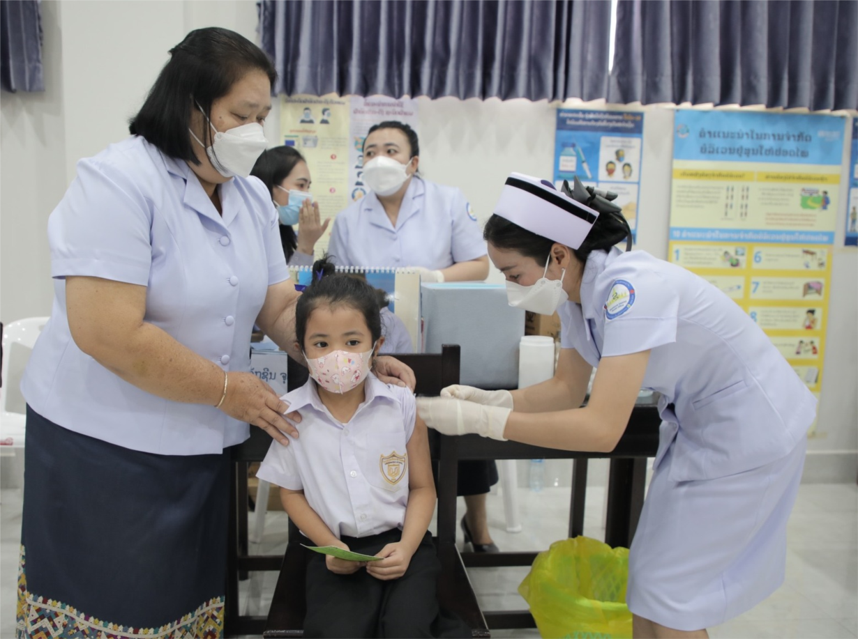 Lào mở rộng đối tượng tiêm vaccine ngừa Covid-19 (30/9/2022)