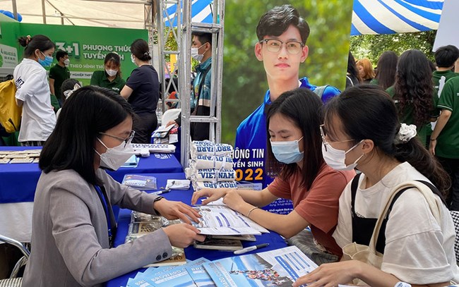 Tuyển sinh đại học 2022: Trường đại học đảm bảo quyền lợi cho thí sinh (18/9/2022)
