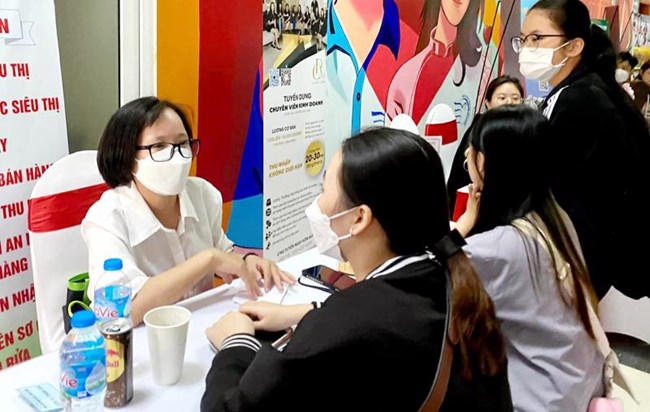 Hà Nội: Giải quyết việc làm cho 162.000 lao động trong năm 2023 (28/1/2023)