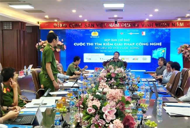 Bộ Công an họp Ban chỉ đạo cuộc thi tìm kiếm giải pháp công nghệ dữ liệu số (21/10/2023)