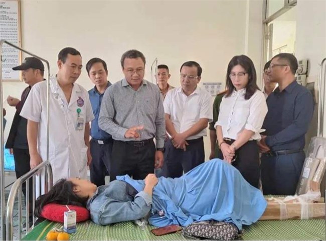 Lãnh đạo UB ATGT Quốc gia thăm hỏi nạn nhân vụ TNGT thảm khốc tại Lạng Sơn (31/10/2023)
