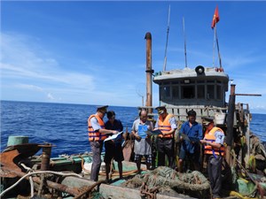 Chi đội Kiểm ngư số 2 nỗ lực tuyên truyền chống khai thác IUU ở vùng biển giáp ranh (04/10/2023)