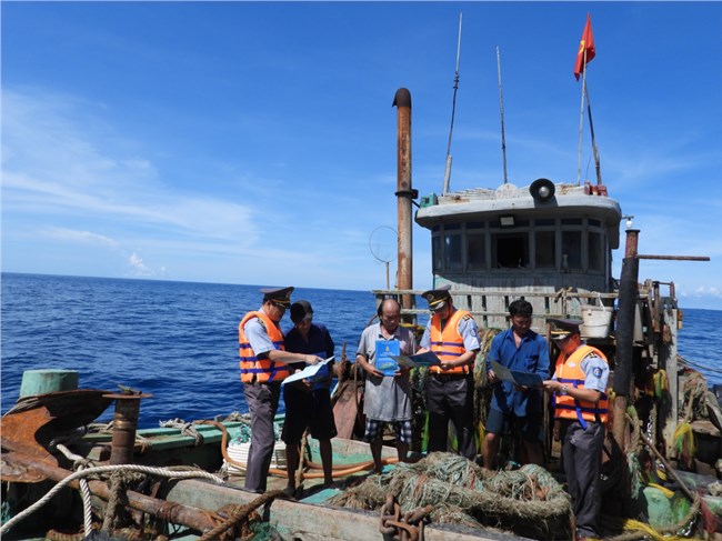 Chi đội Kiểm ngư số 2 nỗ lực tuyên truyền chống khai thác IUU ở vùng biển giáp ranh (04/10/2023)