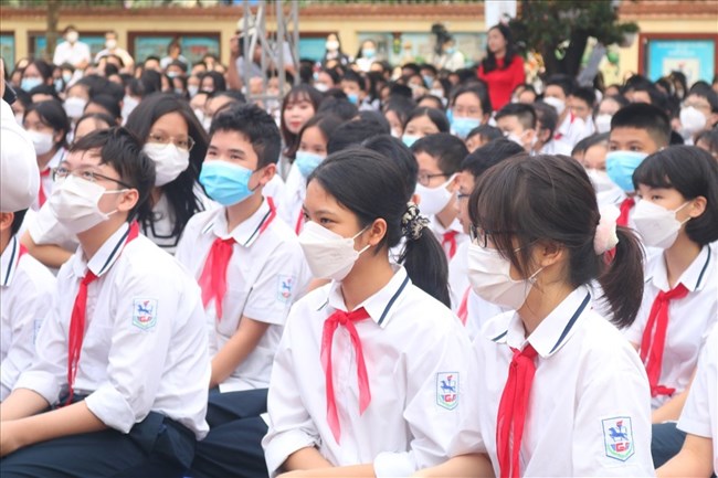 “Tự nguyện” hay buộc phải “tự nguyện” đăng ký học (11/10/2023)