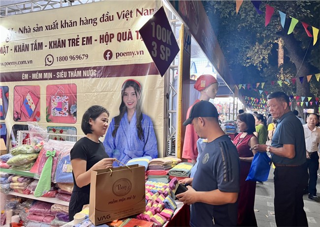 Hơn 1.000 điểm bán hàng giảm giá trong Tháng Khuyến mãi Hà Nội 2023 (28/10/2023)