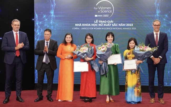 3 nhà khoa học nữ được trao Giải thưởng Khoa học L’Oréal – UNESCO Vì sự phát triển phụ nữ trong khoa học 2023 (24/11/2023)