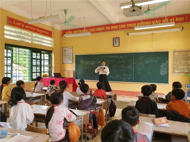 Vùng cao Tây Bắc thiếu giáo viên: Đâu là giải pháp? Bài 1: Loay hoay Lớp học trực tuyến đa độ tuổi (6/11/2023)
