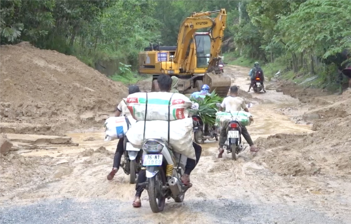 Đã thông đèo Violak nối Quảng Ngãi và Kon Tum (16/11/2023)
