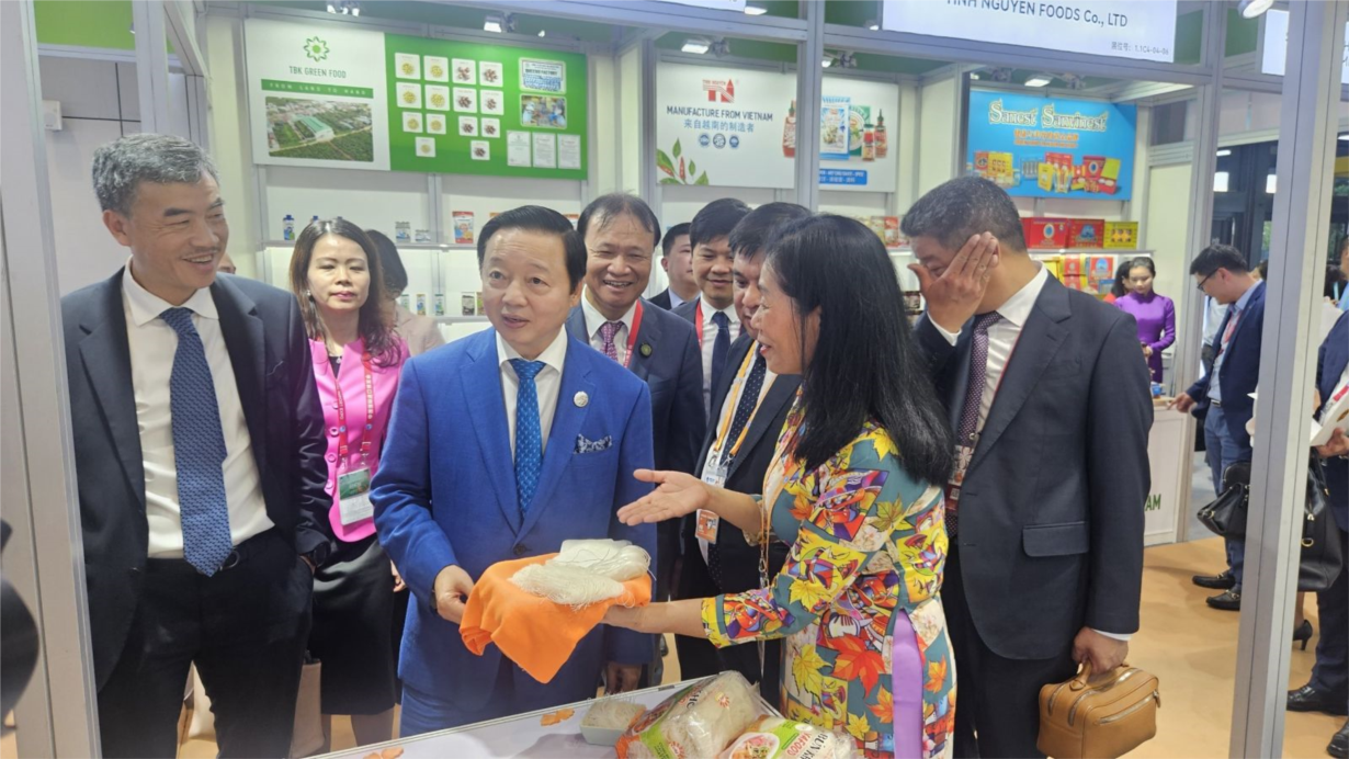 THỜI SỰ 21H30 ĐÊM 05/11/2023: Thương hiệu Việt ghi dấu ấn tại Hội chợ nhập khẩu Quốc tế Trung Quốc lần thứ 6