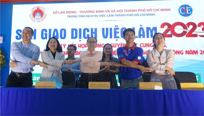 Sàn giao dịch việc làm kết nối cung cầu lao động liên vùng (24/11/2023)
