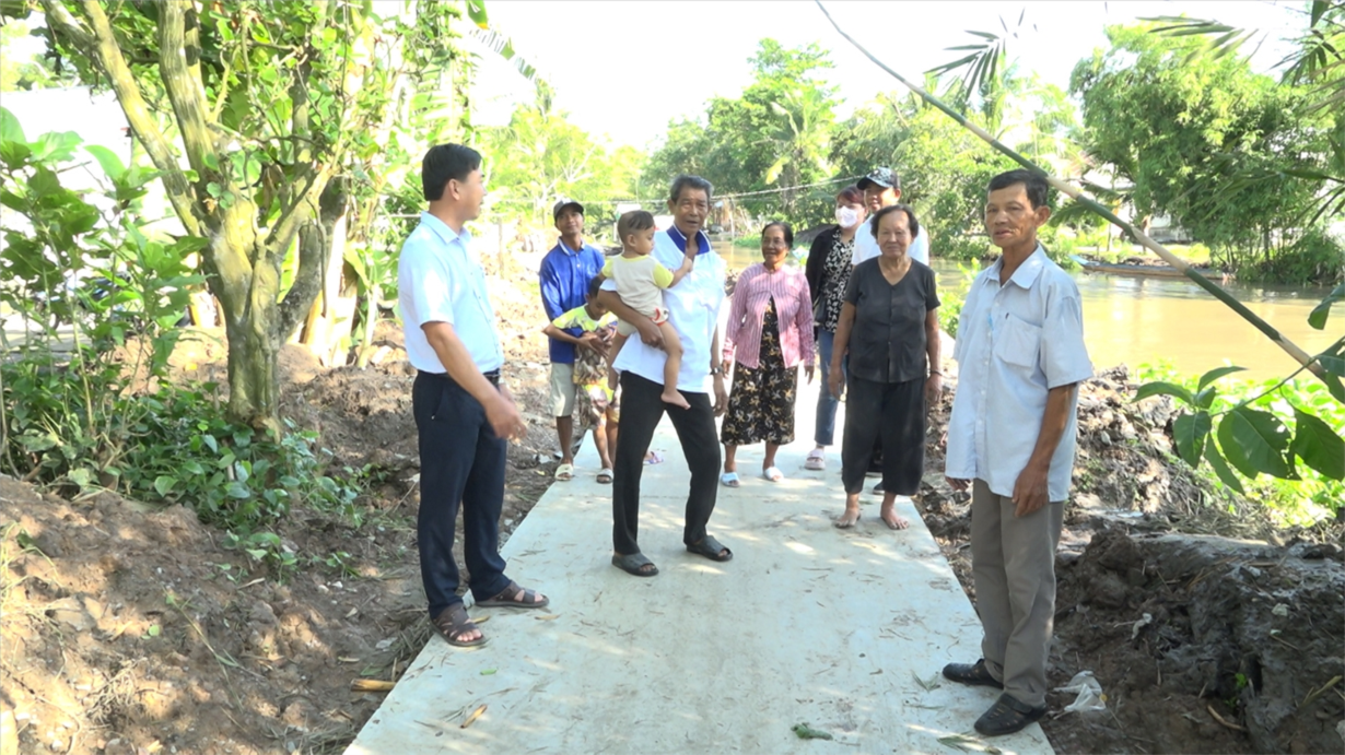 Ông Sơn Khiển, người có uy tín trong đồng bào Khmer, có nhiều đóng góp tích cực tham gia phong trào xây dựng nông thôn ngày càng khởi sắc, văn minh, giàu đẹp (13/12/2023)