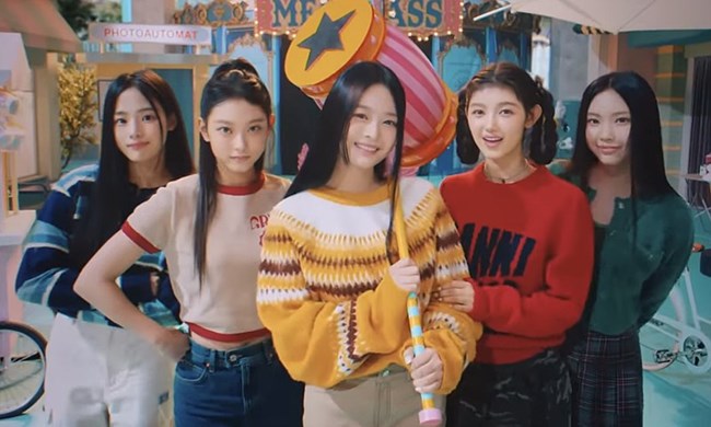 Nhóm nhạc nữ New Jeans và hành trình đi đến danh hiệu Nghệ sĩ K-pop toàn cầu (2/12/2023)
