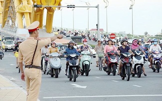 Băn khoăn quy định xe cơ giới tham gia giao thông phải có thiết bị giám sát hành trình (25/12/23)