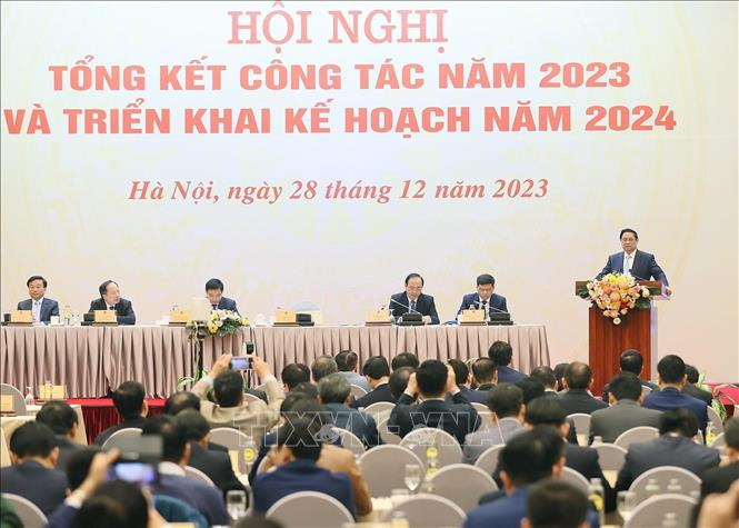 THỜI SỰ 12H TRƯA 28/12/2023: Thủ tướng Phạm Minh Chính dự Hội nghị tổng kết công tác năm 2023 và triển khai kế hoạch năm 2024 của Bộ Giao thông vận tải.