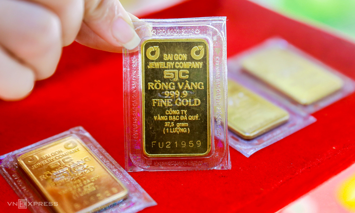 THỜI SỰ 12H TRƯA 04/12/2023: Giá vàng trong nước tiếp tục lập kỷ lục mới, khi leo lên mức 74 triệu 700 nghìn đồng một lượng vào sáng nay