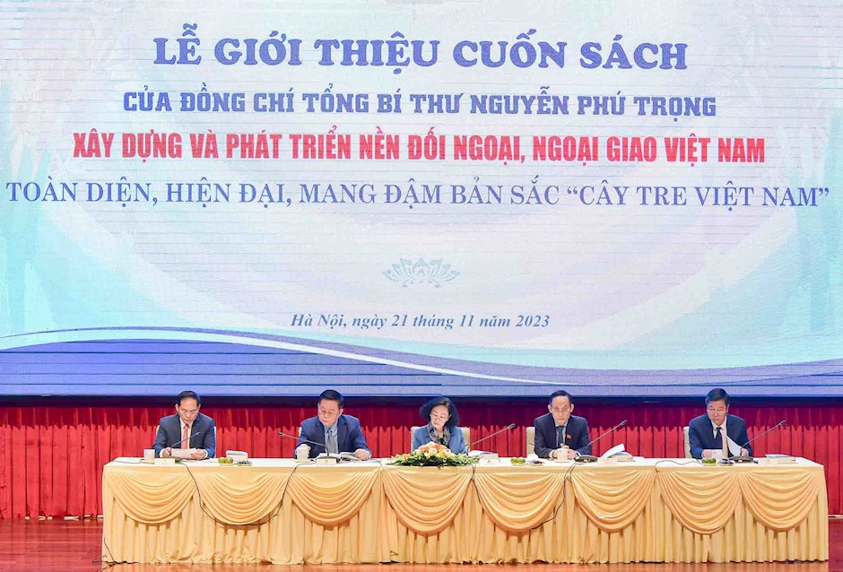 Cuốn sách Xây dựng và phát triển nền đối ngoại, ngoại giao Việt Nam toàn diện, hiện đại, mang tầm bản sắc “Cây trẻ Việt Nam” của Tổng Bí thư Nguyễn Phú Trọng: “Kho tàng giá trị