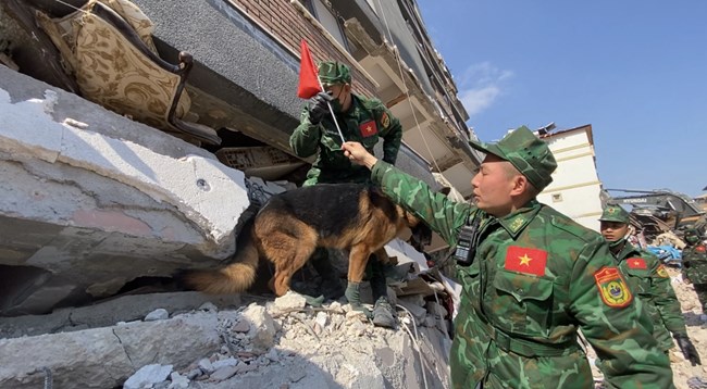 Chiến sĩ ta ở Hatay chắt chiu từng giây phút (21/2/2023)