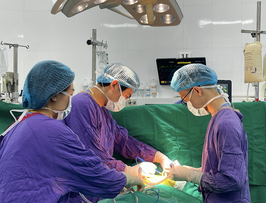 Lần đầu tiên Việt Nam ghép đa tạng tim - thận thành công (25/2/2023)
