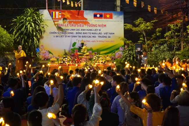 Cộng đồng người Việt Nam tại Lào tổ chức đại lễ cầu siêu, tưởng niệm các anh hùng liệt sĩ (15/3/2023)