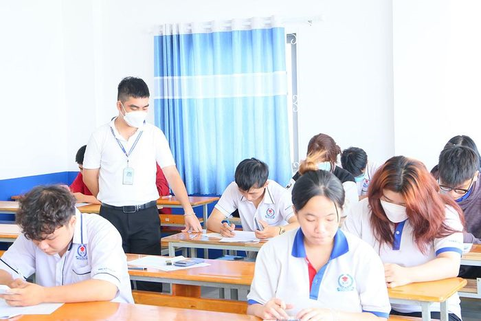 Tuyển sinh đại học 2023: Thí sinh được bớt thủ tục đăng ký xét tuyển (03/3/2023)