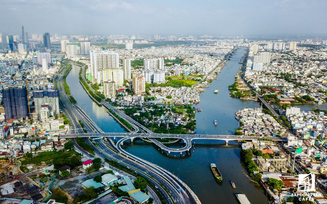 Tăng trưởng đầu tàu kinh tế thành phố HCM trong nhóm thấp nhất cả nước – nguyên nhân và giải pháp