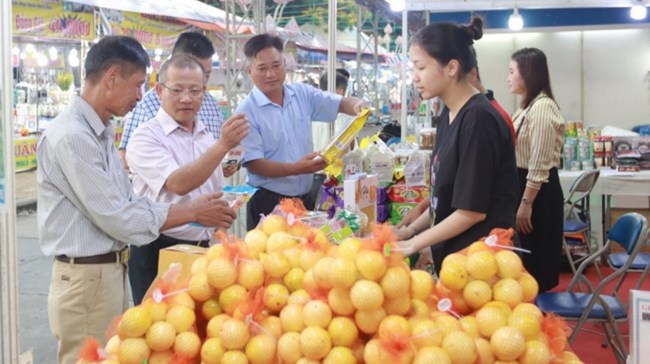 Xuất khẩu nông sản chính ngạch sang Trung Quốc, khó vẫn phải làm (13/4/2023)