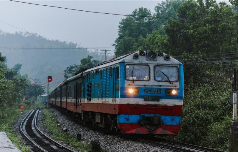 THỜI SỰ 12H TRƯA 27/4/2023: Ngành đường sắt bổ sung 52 đoàn tàu Bắc-Nam phục vụ nhu cầu đi lại tăng cao dịp nghỉ lễ 30 tháng 4 và mùng 1 tháng 5