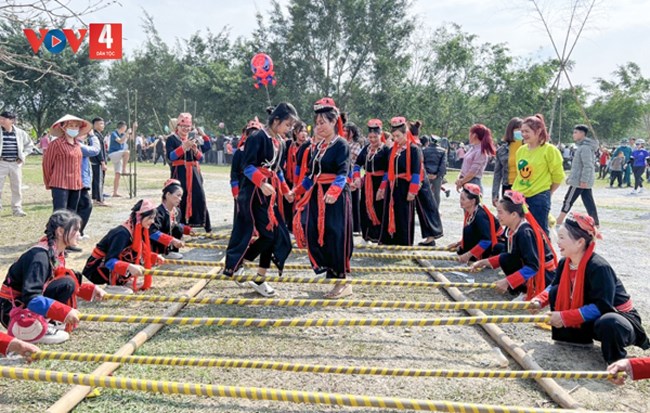 “Làng dân tộc Dao giữa lòng thành phố Hạ Long” (21/4/2023)