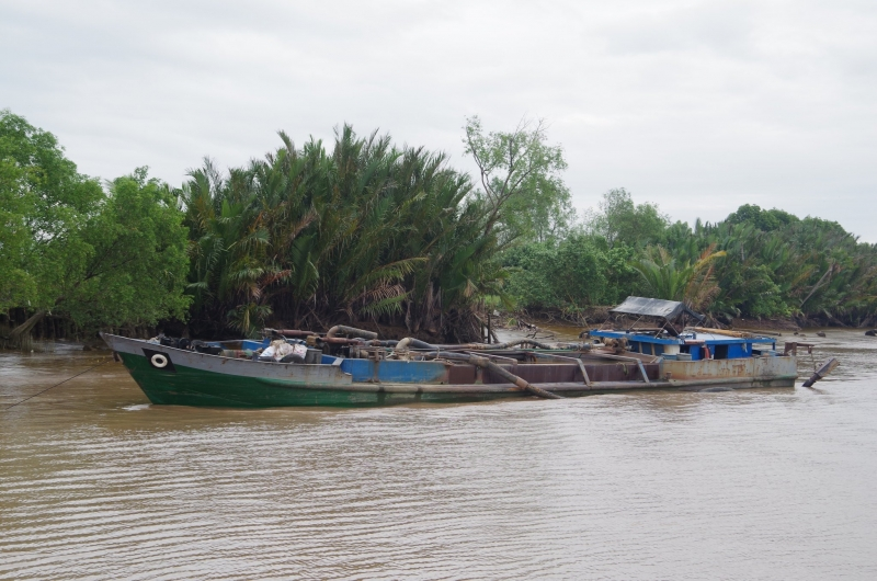 Tiền Giang:Thu phạt gần 18 tỷ đồng từ bơm hút, vận chuyển cát trái phép. (16/4/2023)