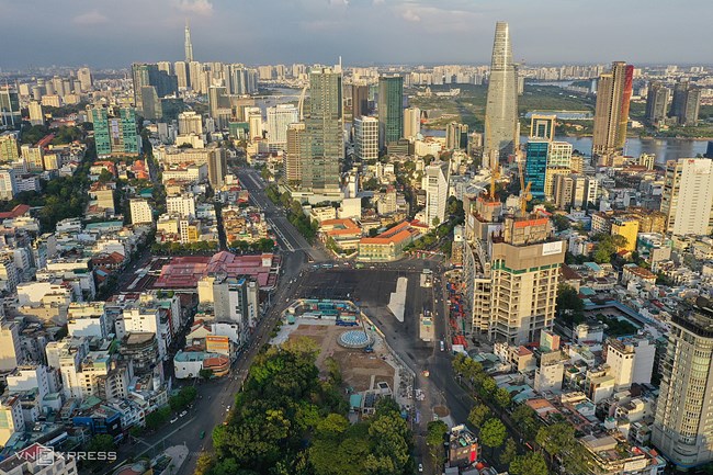 Thu từ bất động sản và chứng khoản giảm mạnh, TP Hồ Chí Minh cần tìm nguồn thu thay thế (4/5/2023)