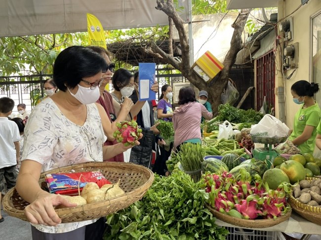 Người tiêu dùng TP.HCM tìm thực phẩm sạch từ Phiên chợ Xanh- Tử tế (13/5/2023)