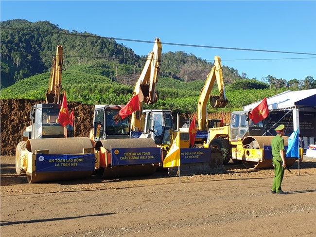 Khởi công cao tốc Buôn Ma Thuột-Khánh Hòa: Niềm vui lớn của người dân Đắk Lắk và Khánh Hòa (18/6/2023)