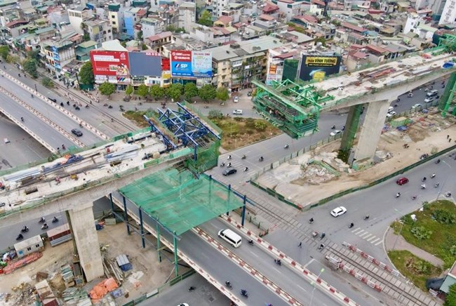 Thúc đẩy đầu tư công, đẩy mạnh chuyển đổi xanh: Triển vọng cải thiện tốc độ tăng trưởng (05/7/2023)