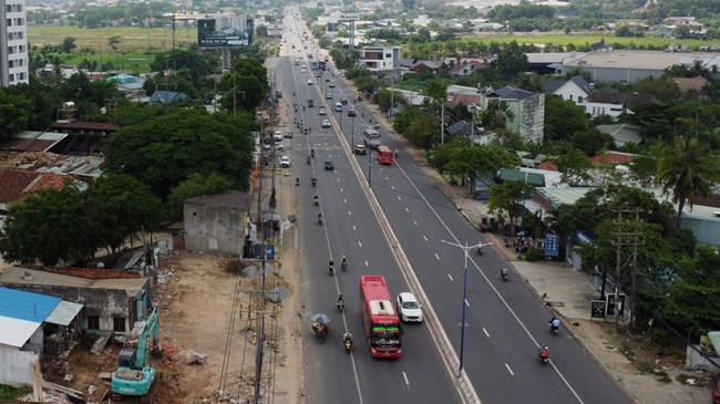 Lí do Quốc lộ 13 đoạn qua Bình Dương đang thi công thì chững lại (14/7/2023)