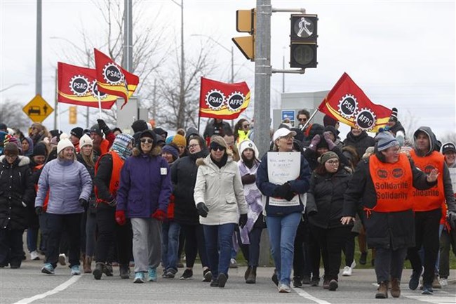 Canada: Nối lại các cuộc đàm phán với liên đoàn công nhân bến tàu, tránh đình công kéo dài (03/7/2023)