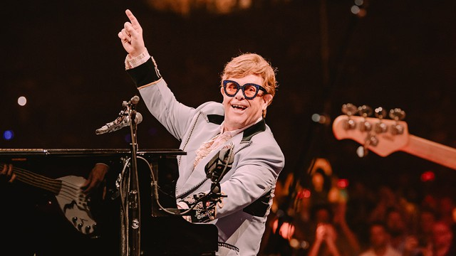 Ấn tượng sự nghiệp lưu diễn đồ sộ
của Huyền thoại âm nhạc Elton John (15/7/2023)