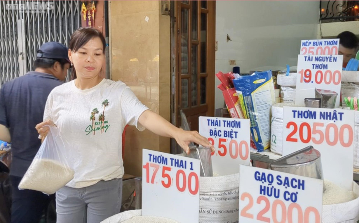 Giá gạo bán lẻ tại thị trường Hà Nội tăng từng ngày, người tiêu dùng lo lắng (14/8/2023)