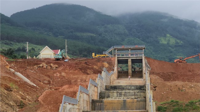 THỜI SỰ 21H30 ĐÊM 03/8/2023: Cảnh báo tình trạng đất đai sụt lún, nhà ở nứt toác bên hồ chứa nước đang thi công tại tỉnh Lâm Đồng