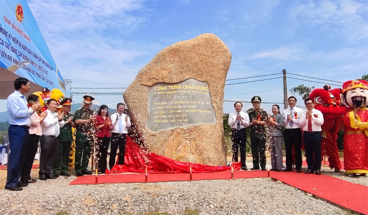 Quảng Ninh: Đồng bào dân tộc thiểu số 2 xã biên giới vui mừng có đường mới đúng dịp Quốc khánh (2/9) (1/9/2023)