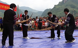 Tìm hiểu những nét đặc sắc trong phong tục của đồng bào Mông huyện Mù Cang Chải, Yên Bái mừng ngày Tết Độc lập của dân tộc (1/9/2023)