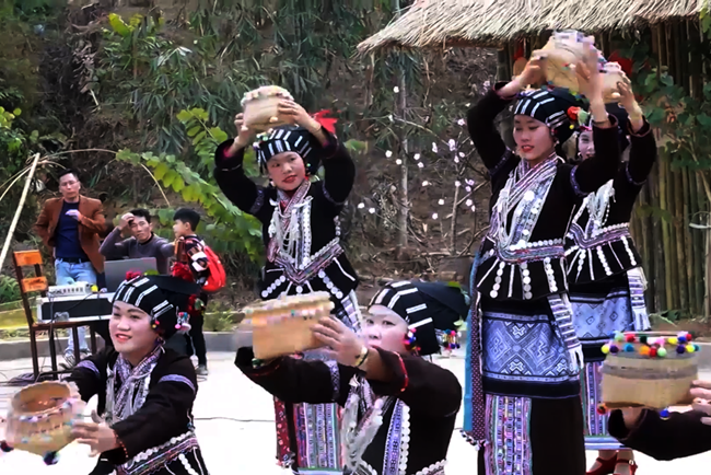 Khơi dậy ý thức giữ gìn văn hóa để phát triển du lịch ở Lai Châu (06/9/2023)