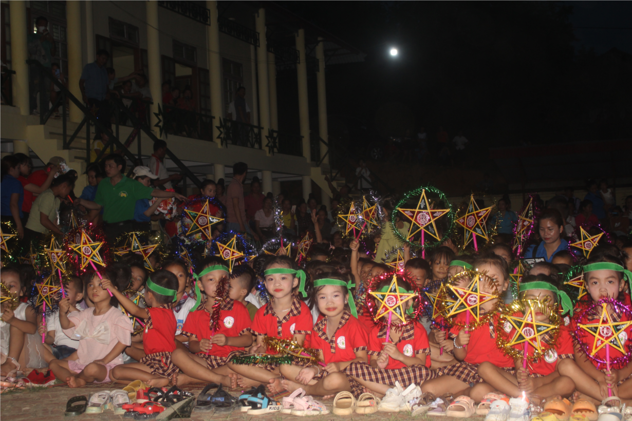 Trung thu về nơi cơn lũ đi qua (24/9/2023)
