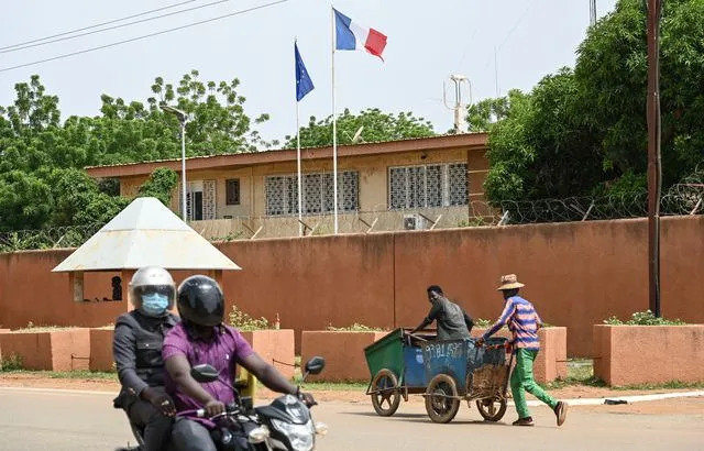 Pháp chính thức đóng cửa đại sứ quán tại Niger (03/1/2024)