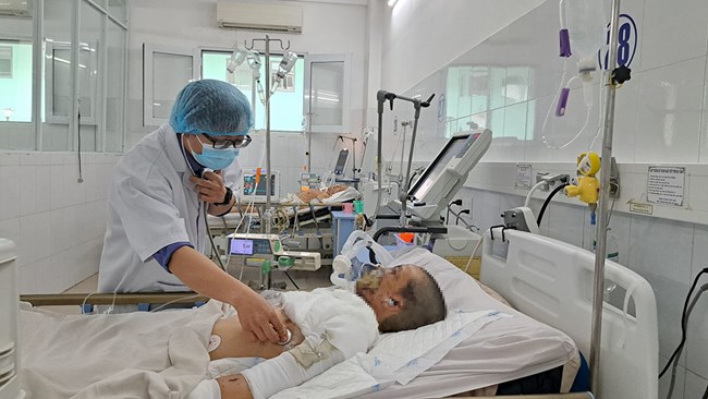 Nhiều trường hợp chấn thương nặng do chế pháo nổ (31/1/2024)